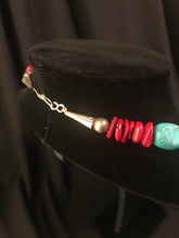 Load image into Gallery viewer, 1980’s single strand large stone beaded necklace of block material
