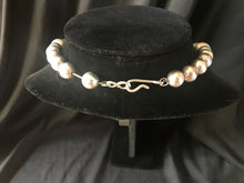 Load image into Gallery viewer, Navajo Silver bead necklace with naja.
