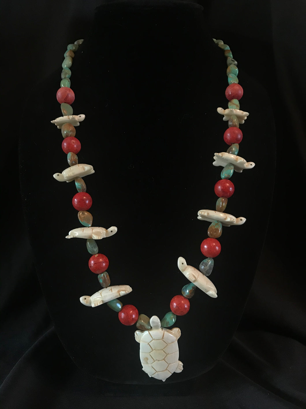Single strand necklace with turtle w/ multistones (damaged item)
