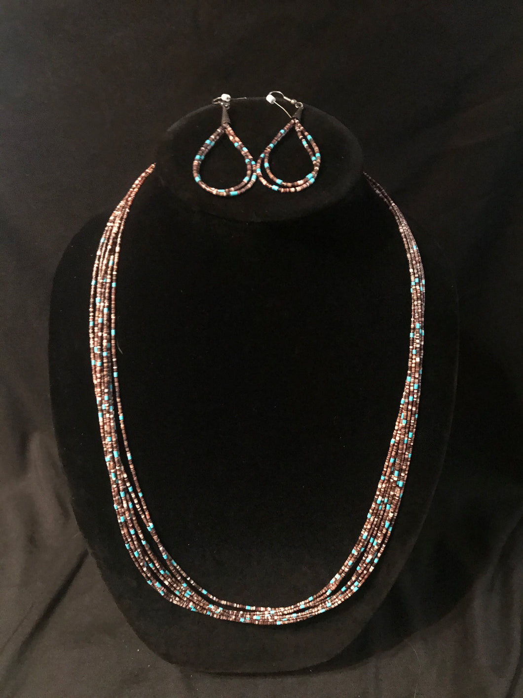 Santo Domingo eight strand dark heshe necklace