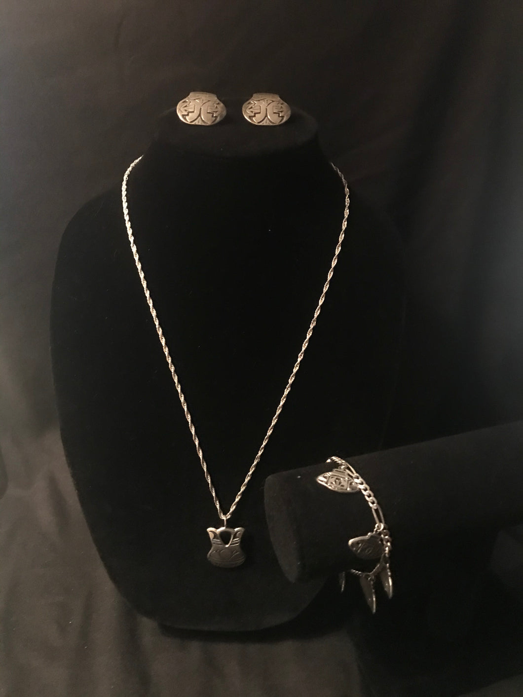 Pottery image set with necklace, bracelet, and earrings