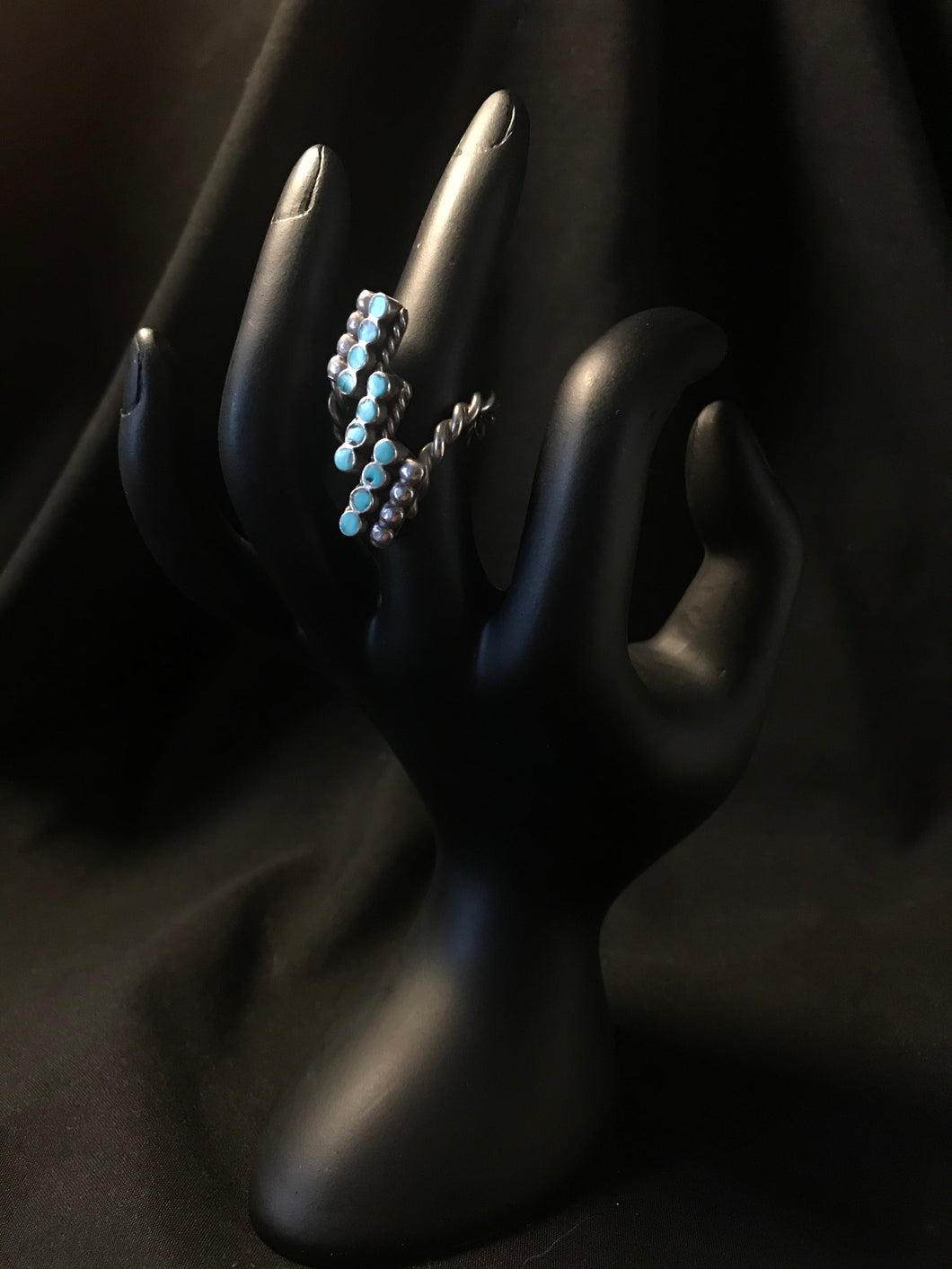 Zuni style ring with small turquoise stone; Size 4.75